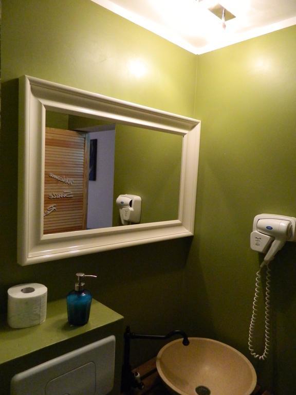 12 O'Clock Studio Boekarest Kamer foto